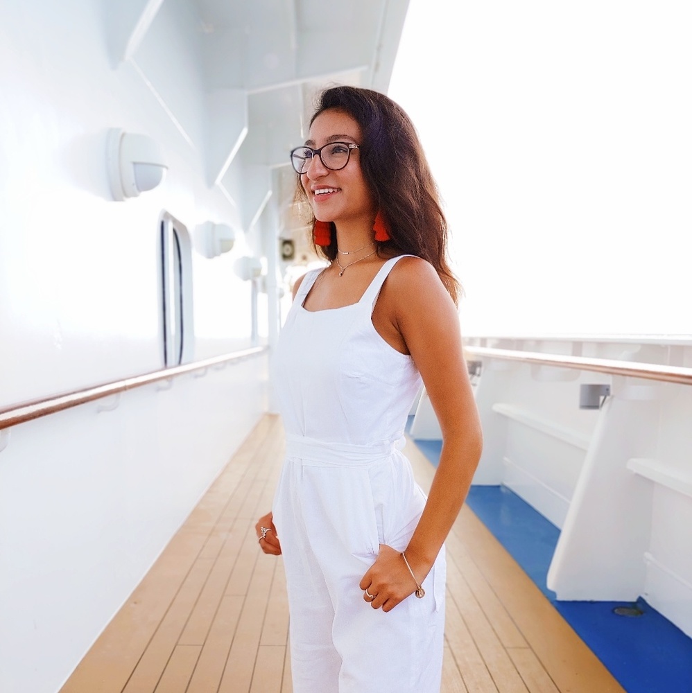 Meet your Posher, Alexandra